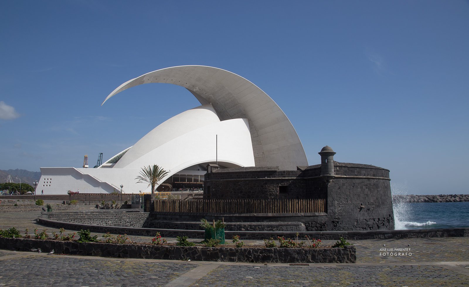 España. Tenerife. Auditorio de Tenerife, obra de Santiago Calatrava