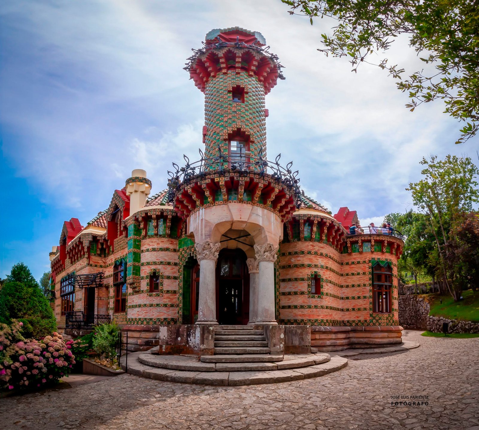 España. Comillas. El Capricho, obra de Antoni Gaudí. Vista 1