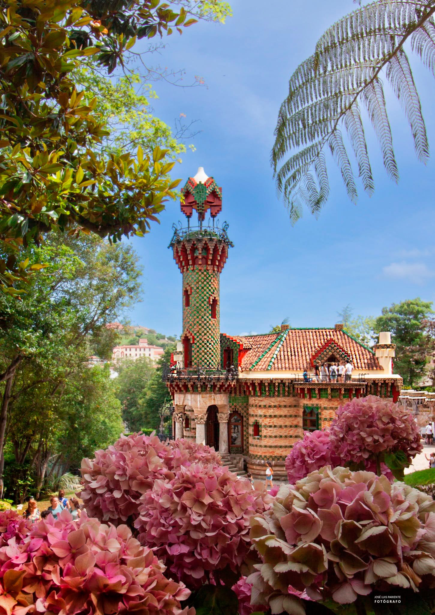 España. Comillas. El Capricho, obra de Antoni Gaudí. Vista 2