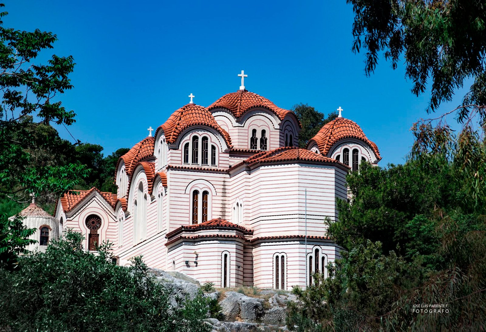 Grecia. Atenas. Iglesia ortodoxa de los Apóstoles Santos