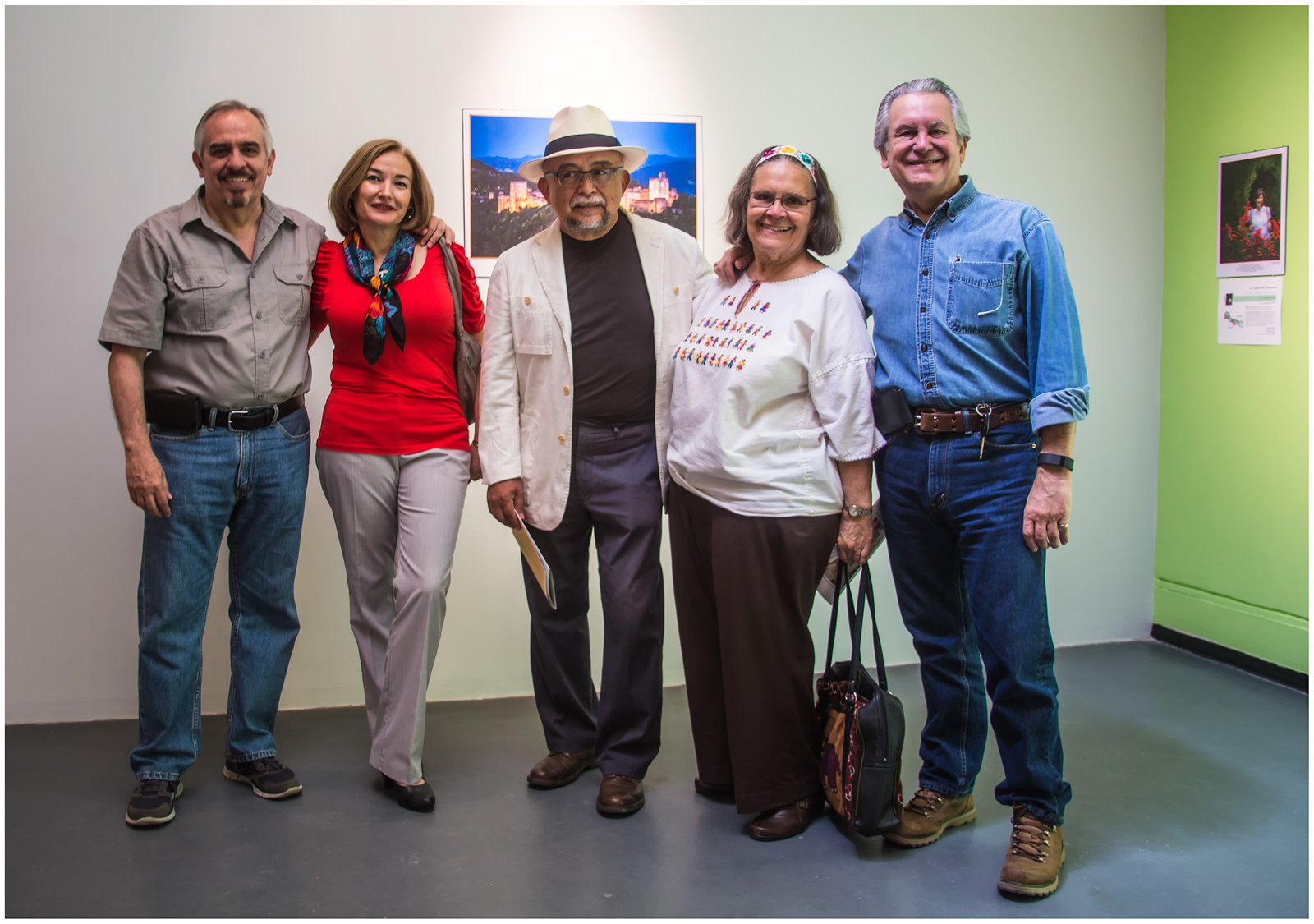 Asistentes a la exposición La Fuerza del Patrimonio