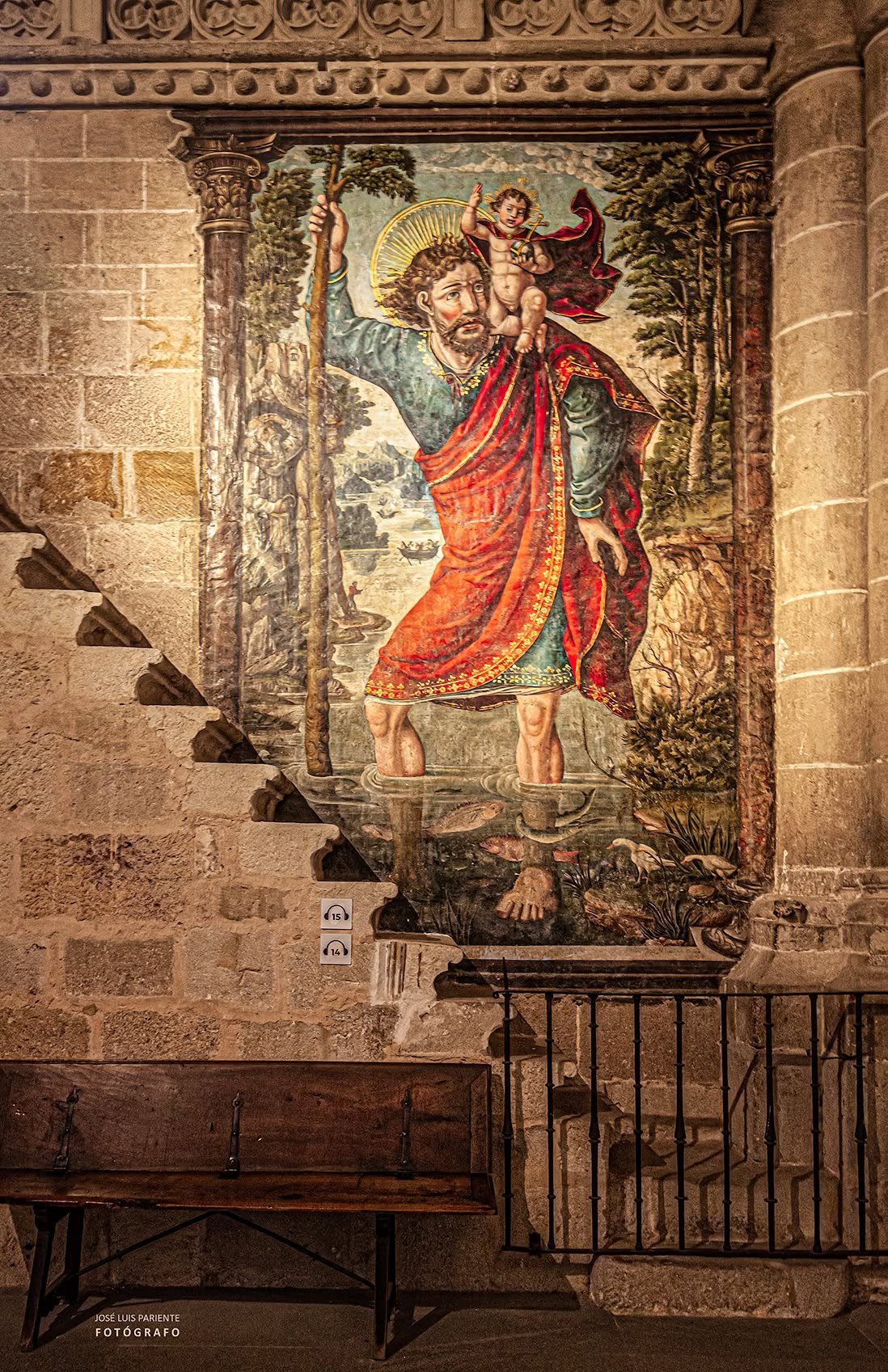 Zamora. Catedral de Zamora. Pintura mural de San Cristóbal por Blas de Ocaña, 1540