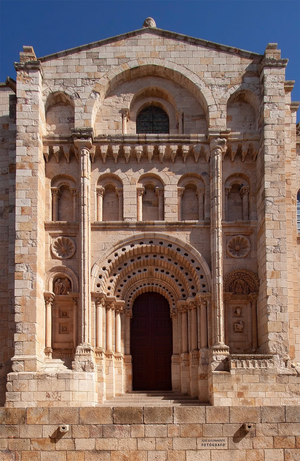 Zamora. Catedral de Zamora. Puerta del Obispo